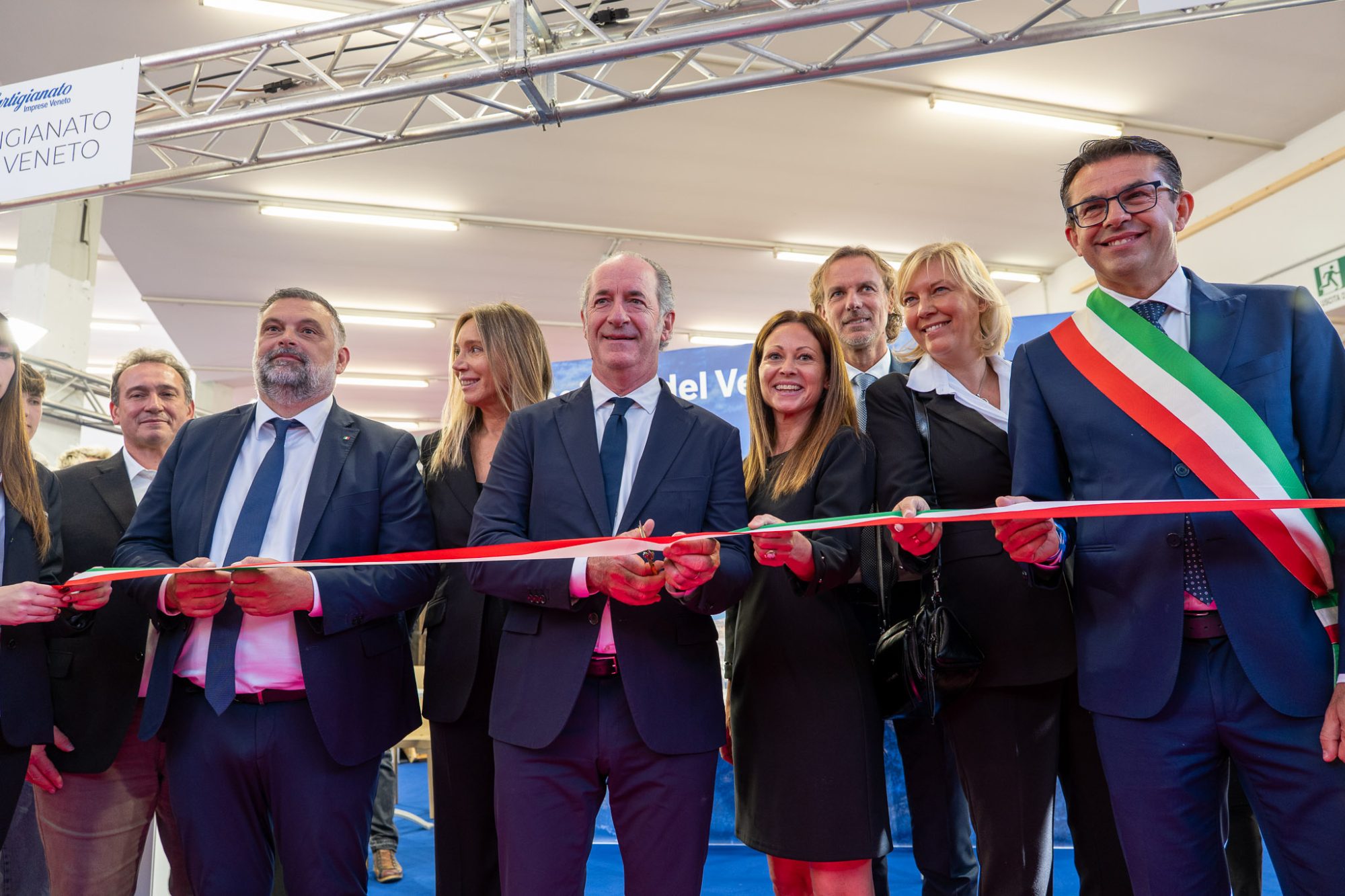 inaugurazione arredamont stand regione veneto